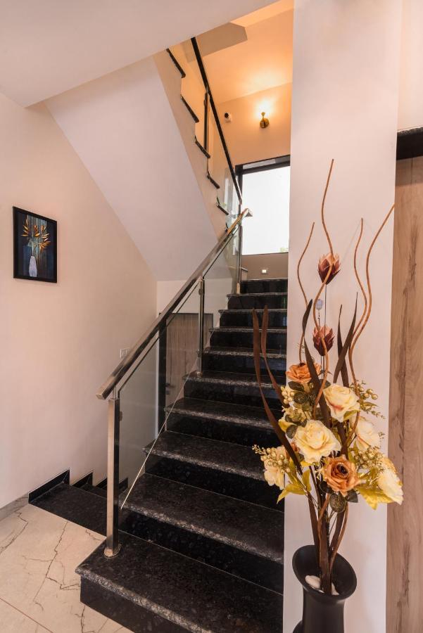 Saffronstays Aster, Plunge Pool Villa With Garden, لونافالا المظهر الخارجي الصورة
